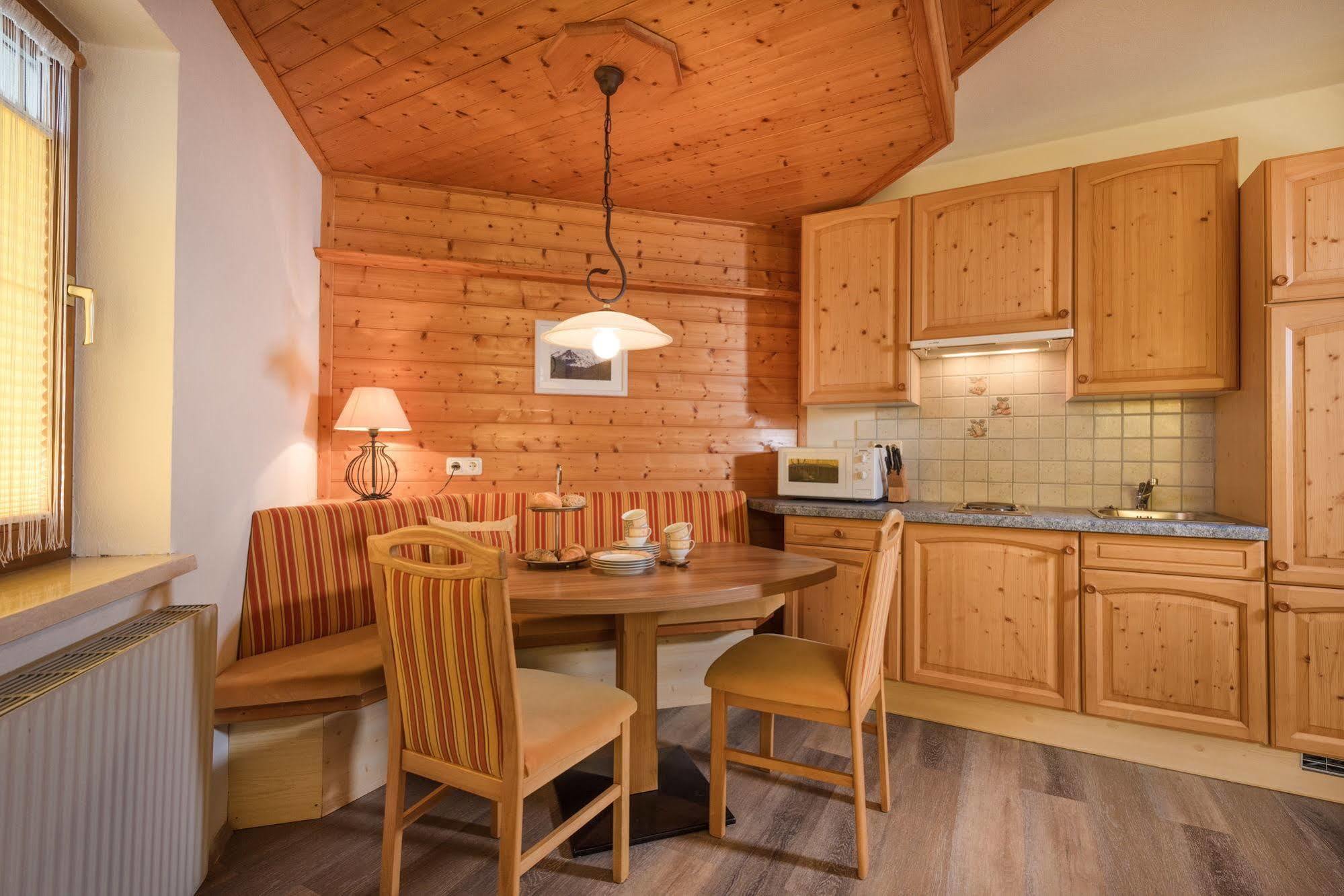Gaestehaus Gratz - Inklusive Eintritt In Die Alpentherme Dorfgastein Luaran gambar