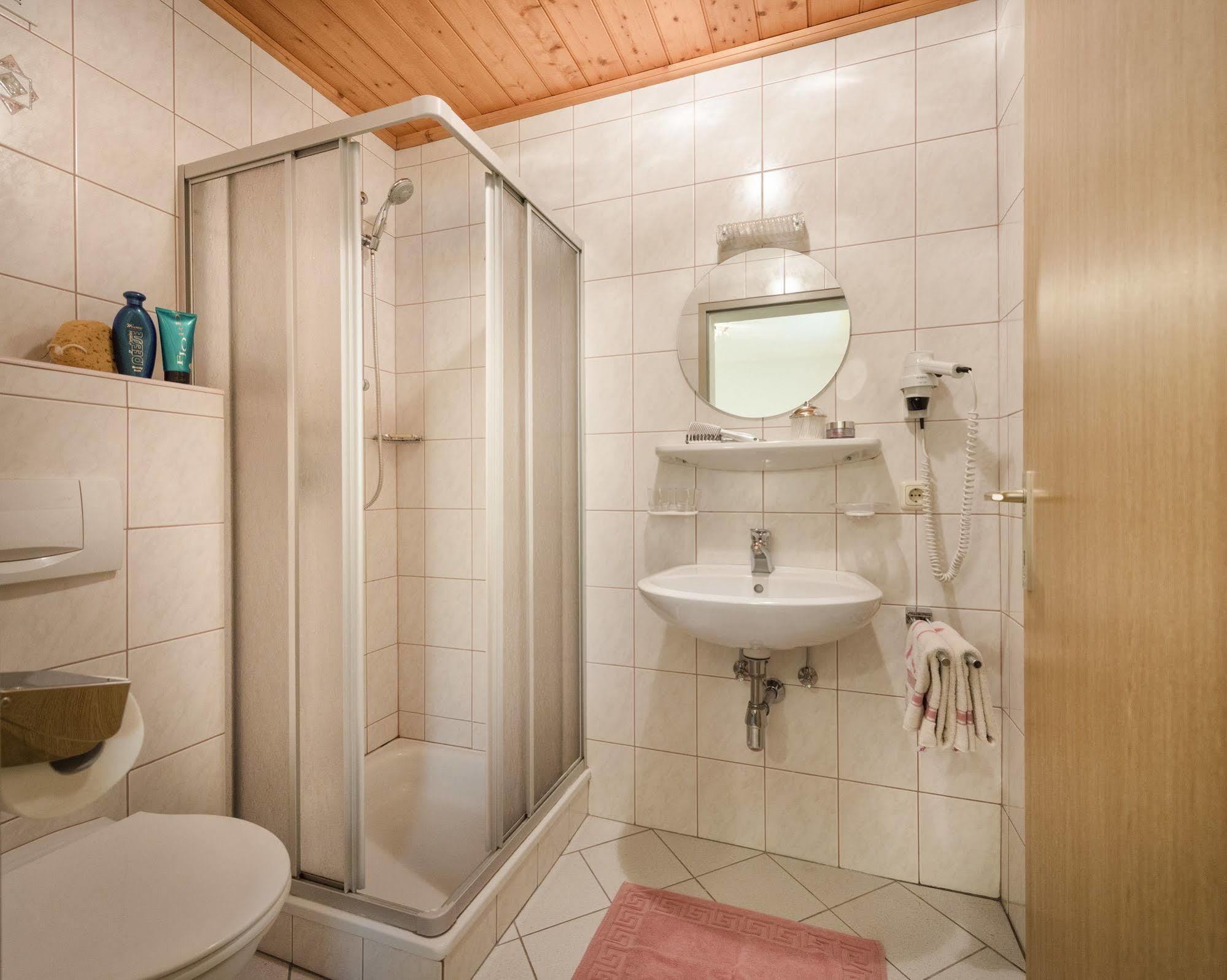 Gaestehaus Gratz - Inklusive Eintritt In Die Alpentherme Dorfgastein Luaran gambar