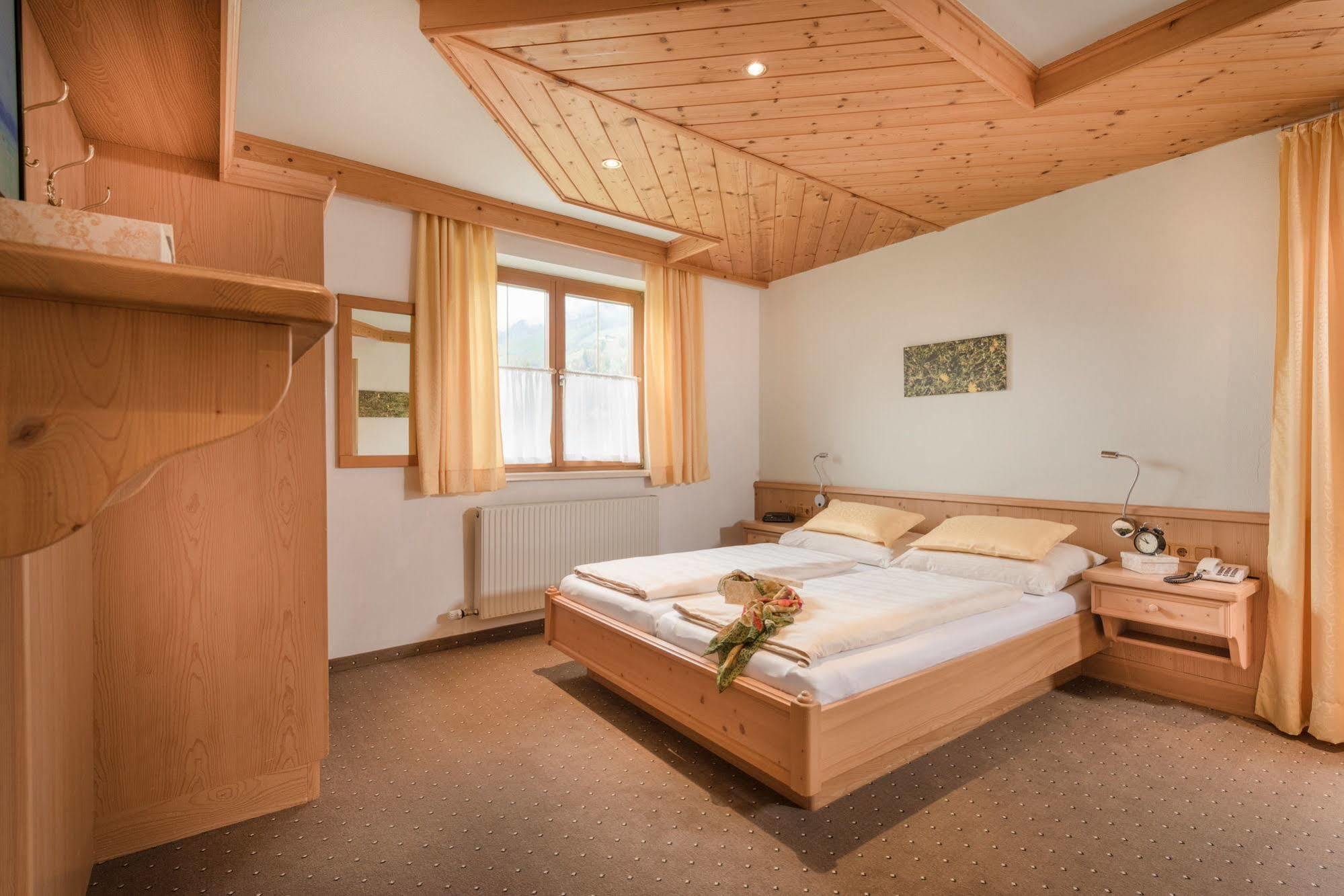 Gaestehaus Gratz - Inklusive Eintritt In Die Alpentherme Dorfgastein Luaran gambar